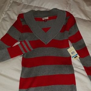 Red and Gray Lei sweater